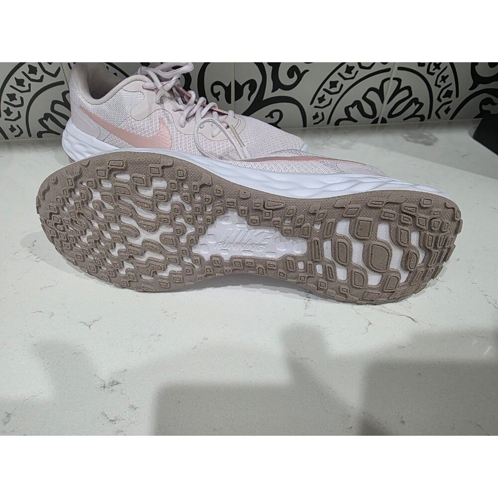 Nike Revolution 6 NN Running Shoes Size 9 Pink Champagne White - Picture 2 of 6